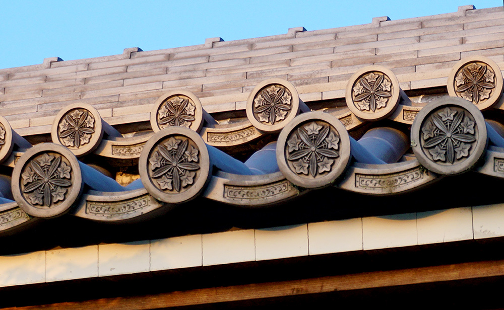 Patterned Roof in Japan